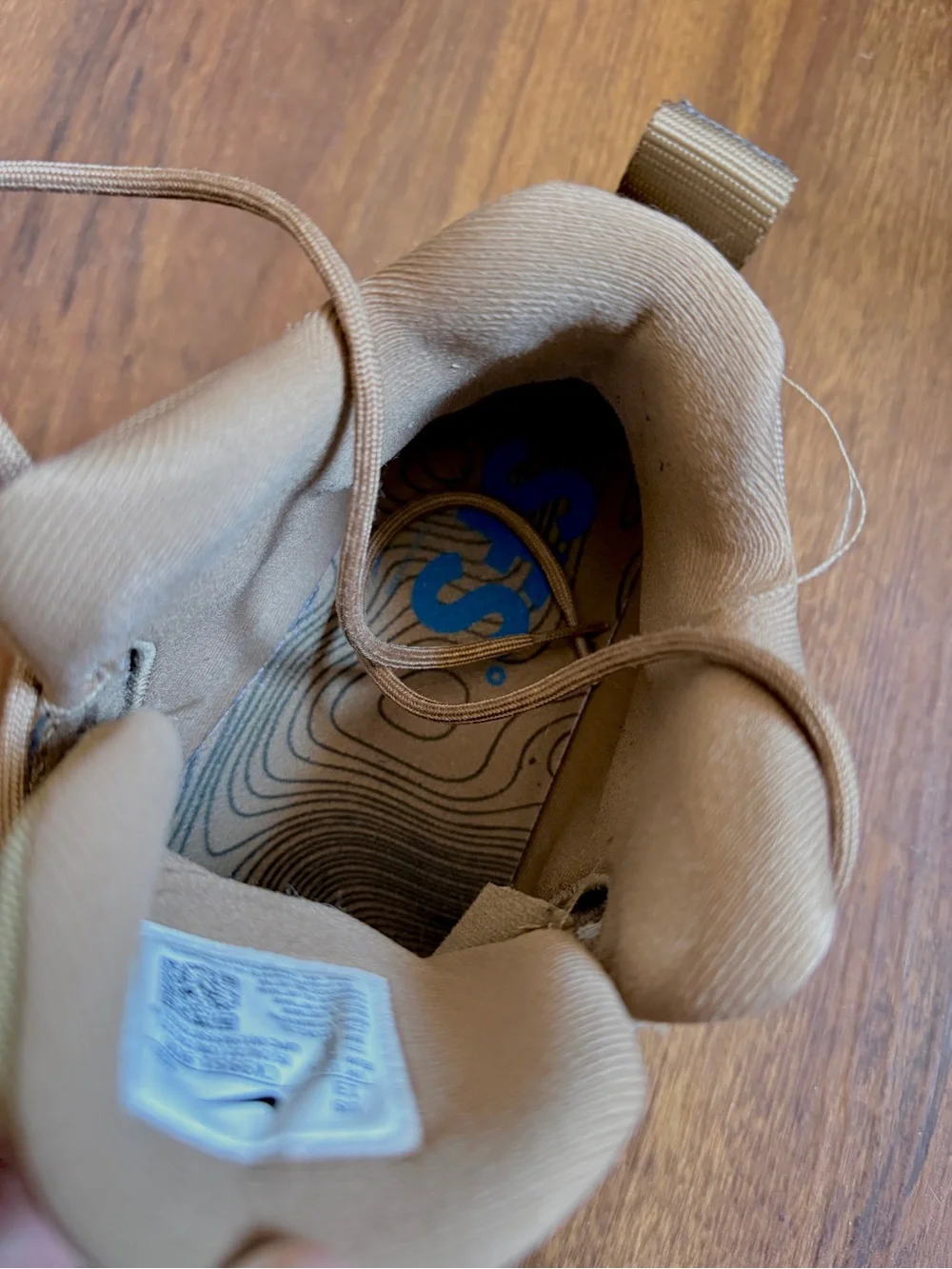 Nike sturdy mid